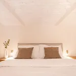 Szerb Boutique Suites, By Bqa ベッド・アンド・ブレックファスト ブダペスト