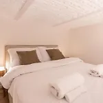 ベッド・アンド・ブレックファスト Szerb Boutique Suites, By Bqa ブダペスト