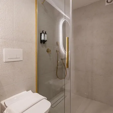 Szerb Boutique Apartments, By Bqa 住宿加早餐酒店 布达佩斯