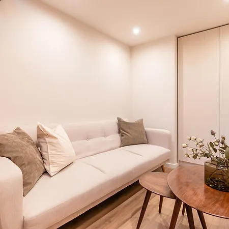 Szerb Boutique Suites, By Bqa 3*