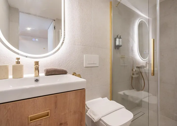 Szerb Boutique Suites, By Bqa 3*