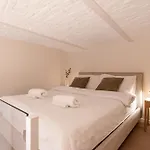 Szerb Boutique Suites, By Bqa 3*