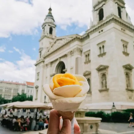 Bed and breakfast Szerb Boutique Suites, By Bqa