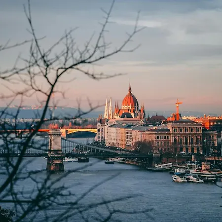 Szerb Boutique Suites, By Bqa Bed and breakfast 3*